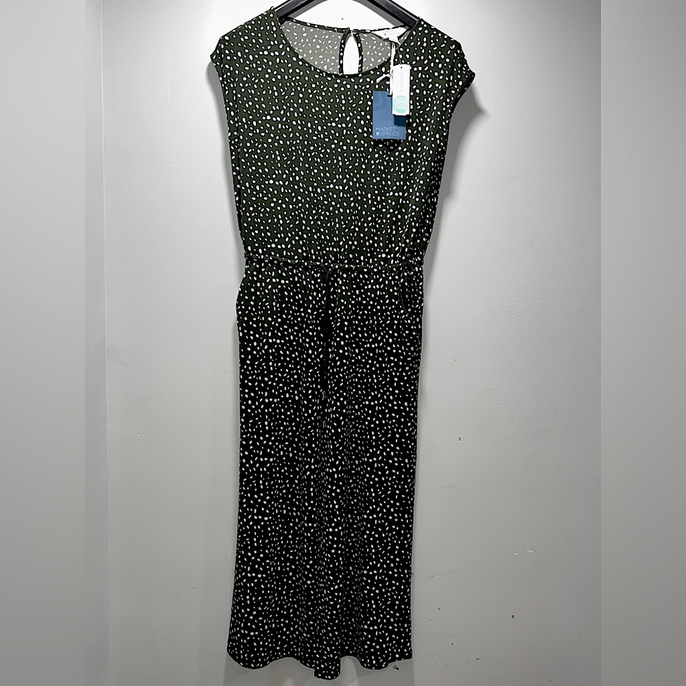 Market and Spruce Women’s casual polka dot jumpsuit size small.